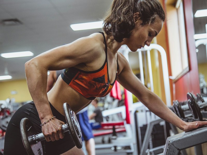 Woman doing a dumbbell row